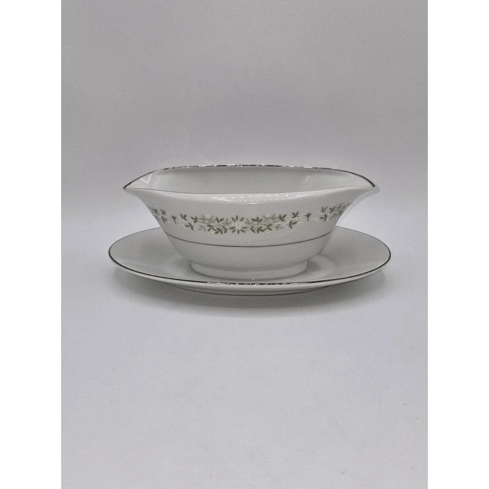Berkeley House June Bride 6150 Gravy Boat With Underplate Fine China